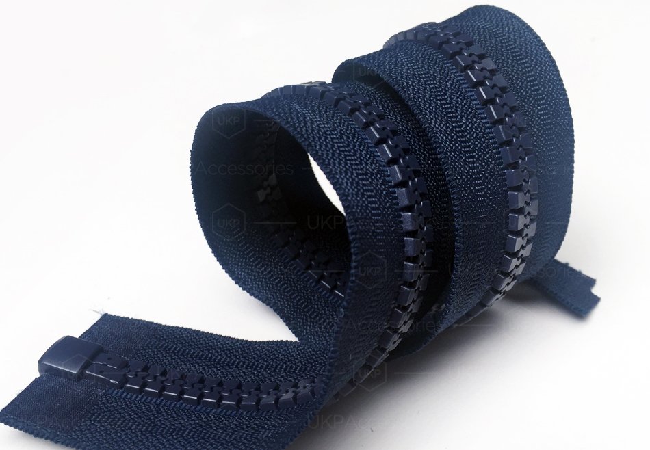 Plastic teeth zipper